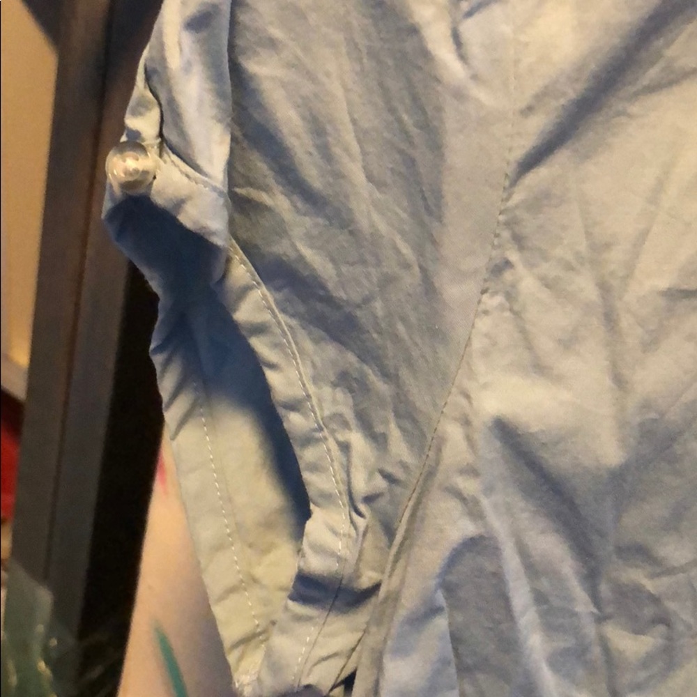 Cap sleeve button down - Picture 2 of 3